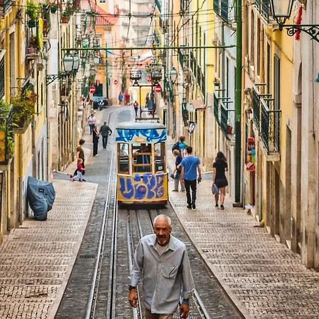 Apartamento Apartment With 3 Bedrooms In Lisboa With Wonderful City View Furnished Terrace And Wifi 10 Km From The Beach *